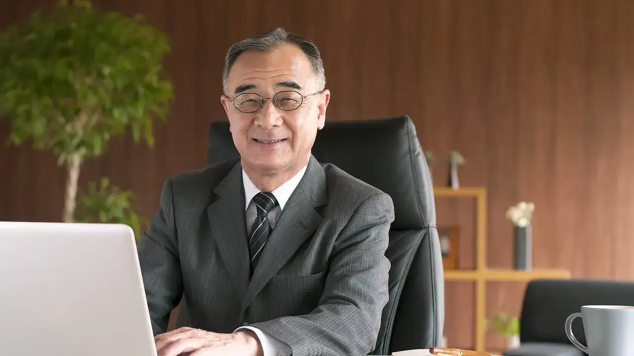 Web運用代行によるコスト体制改善と、分析導入による営業との連動事例